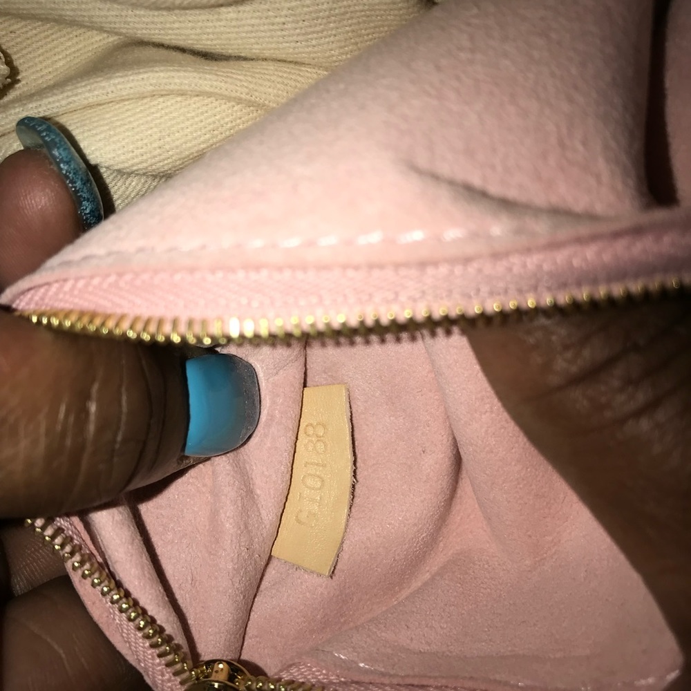 Louis Vuitton Handbag - Picture 5 of 5